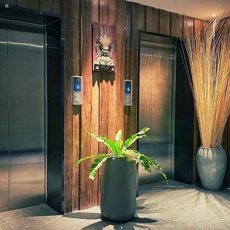 Yunfan Hotel Phnom Penh Exterior photo
